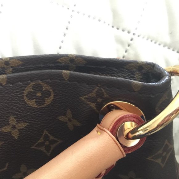 Louis Vuitton Artsy mm Monogram bag - Picture 16 of 16